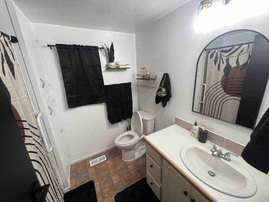 Villa Tiki Escape W/ Amazing Mountain And Marsh Backdrop Rockaway Beach Esterno foto