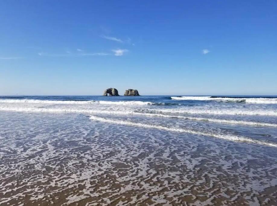 Villa Tiki Escape W/ Amazing Mountain And Marsh Backdrop Rockaway Beach Esterno foto