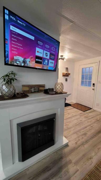 Villa Tiki Escape W/ Amazing Mountain And Marsh Backdrop Rockaway Beach Esterno foto
