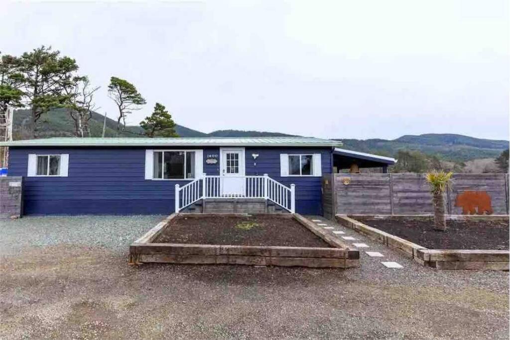 Villa Tiki Escape W/ Amazing Mountain And Marsh Backdrop Rockaway Beach Esterno foto