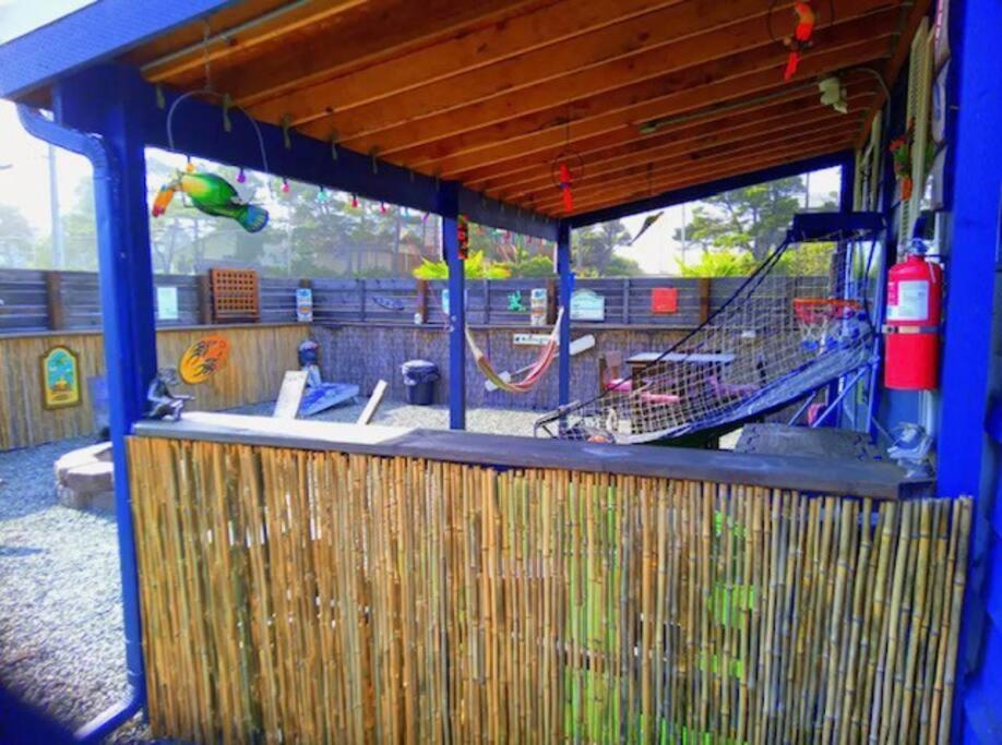 Villa Tiki Escape W/ Amazing Mountain And Marsh Backdrop Rockaway Beach Esterno foto